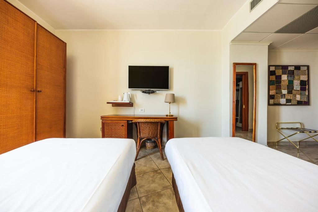 Apulia Hotel Taranto Ara Solis - Camera Doppia Con Letti Singoli Con Vista Mare