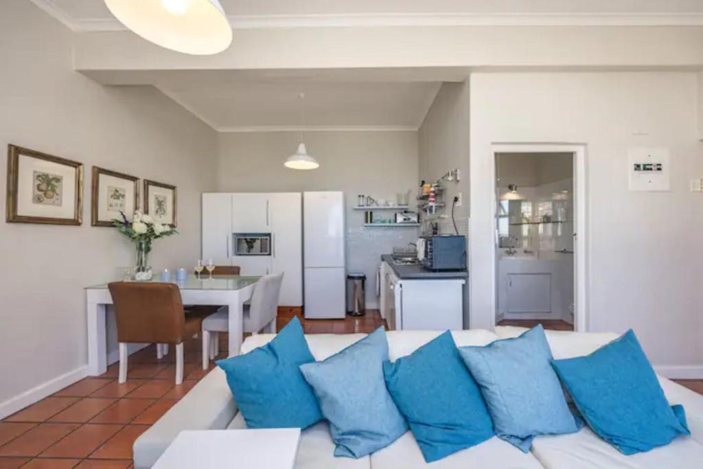Quaint Cottage in Clifton - Holiday Home