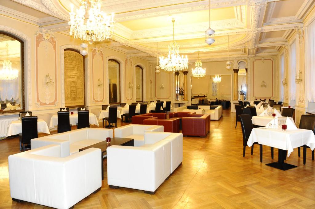 Restaurace v ubytování HELIOPARK Bad Hotel Zum Hirsch