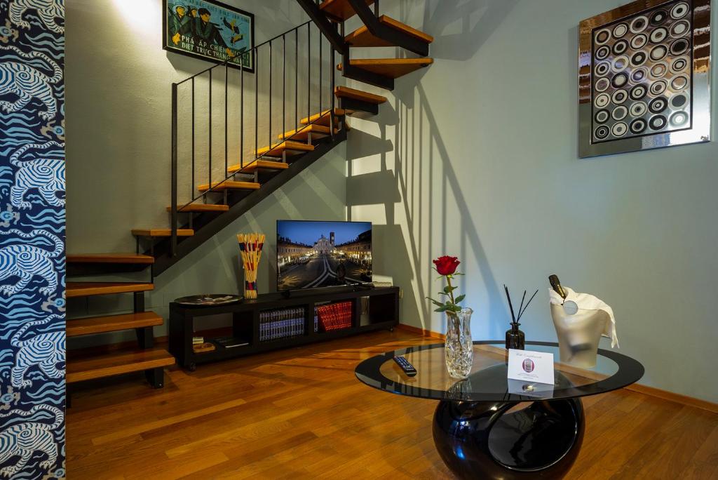 TV a/nebo společenská místnost v ubytování N°30 CHARME Apartments