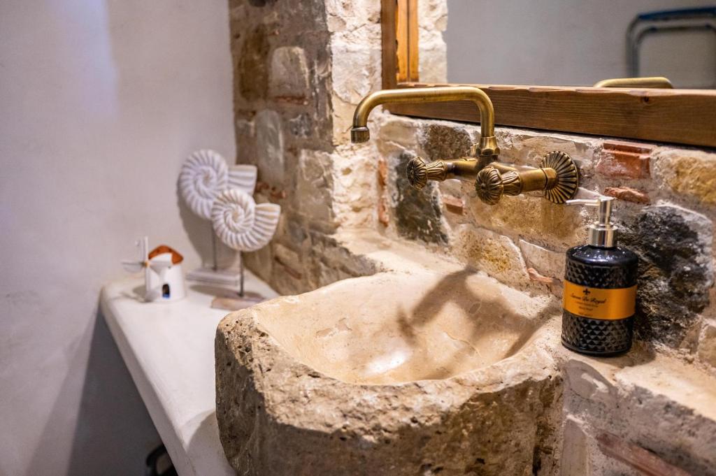 Kép Chaihoutes stone villa into Olive farm in Zia szállásáról Ágios Dimítrios városában a galériában