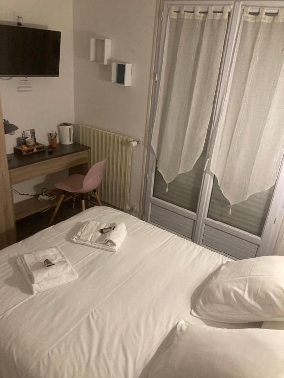 Hotel de la Forêt - Chambre Double Avec Toilettes Communes