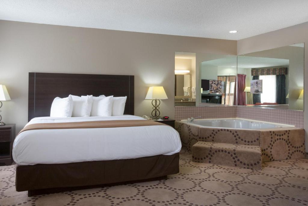 Quality Inn Stockbridge Atlanta South - Superior King Suite - Non Fumo