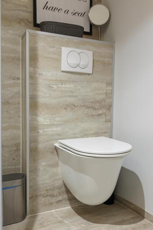 A bathroom at Bobo's Luxury Apartment