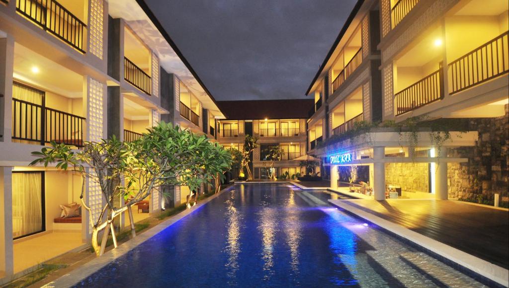 Bazén v ubytování Grand Barong Resort nebo v jeho okolí