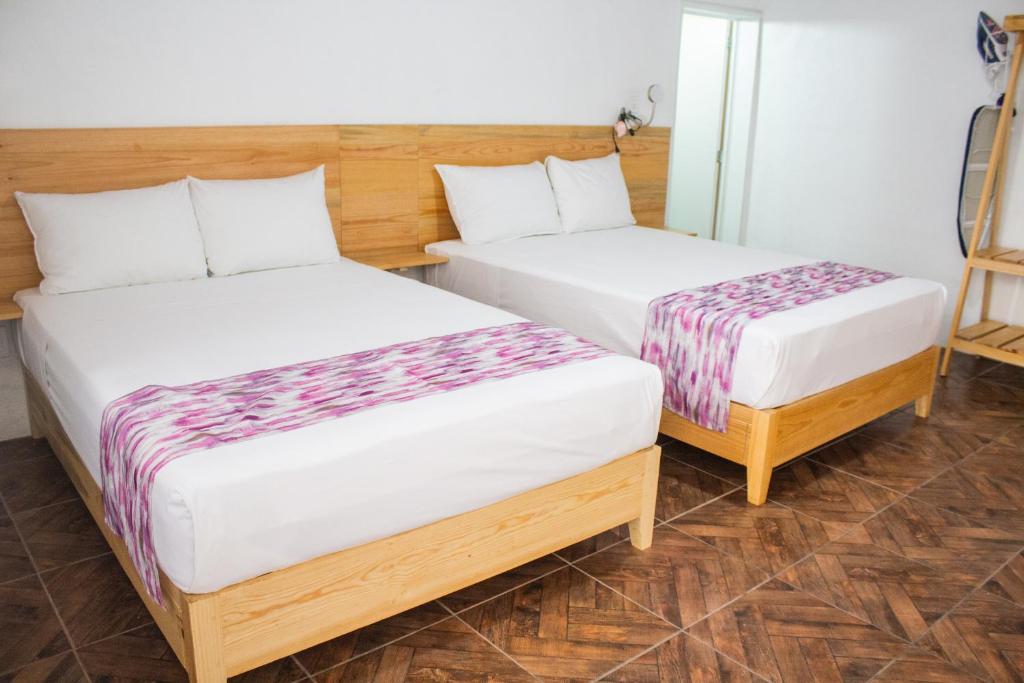 Casa Gubidxa - Deluxe Queen Room With Two Queen Beds