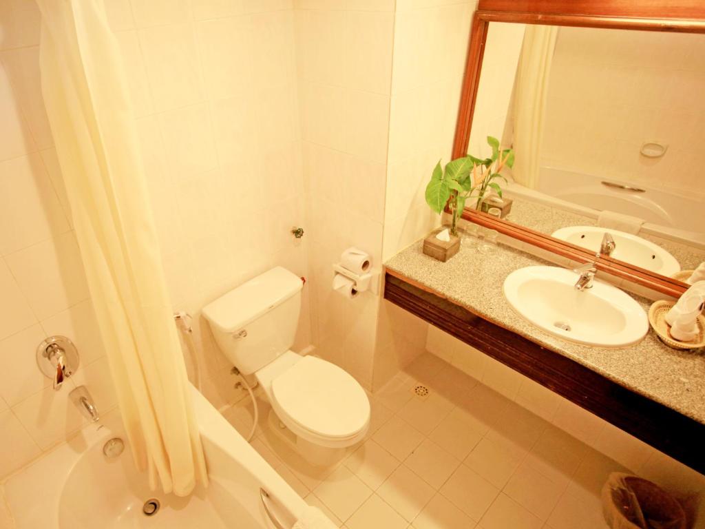 Koupelna v ubytování Angkor Hotel