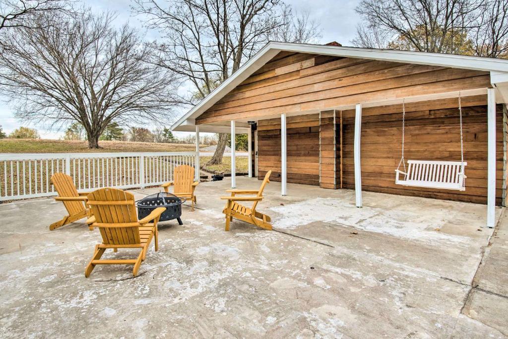 Carbondale Cabin about 10 Mi to Crab Orchard Lake, Carbondale (updated