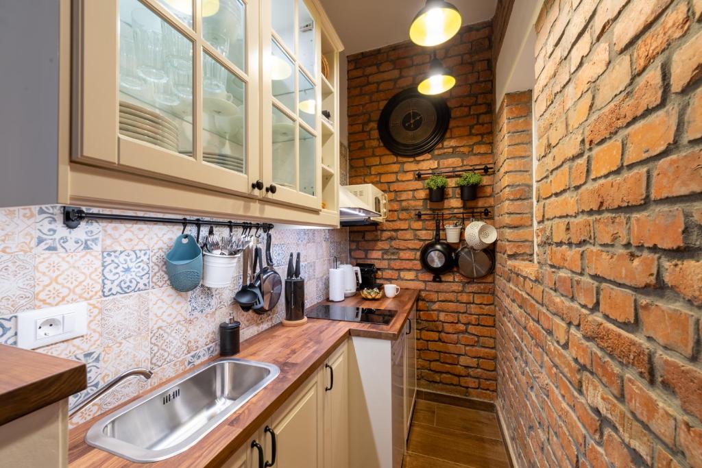 Brickwall Apartments - 5