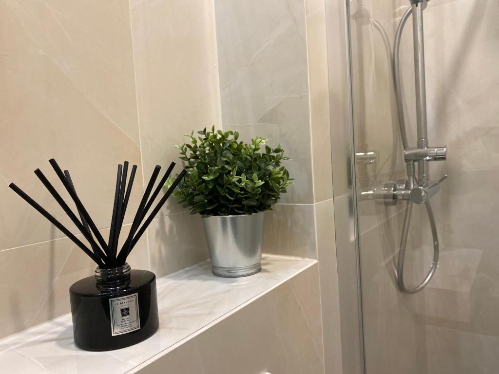 Brickwall Apartments - 11