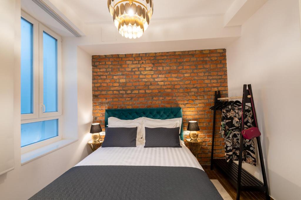 Brickwall Apartments - 12