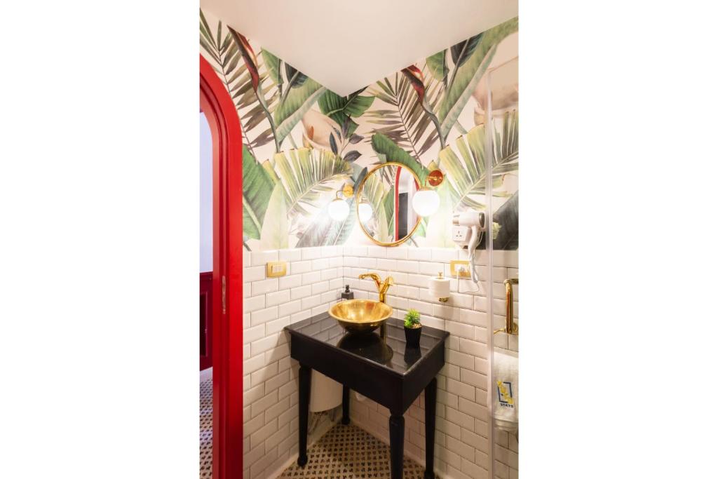Fotografie z fotogalerie ubytování The Red-Hot Retro 2BDR Apt Cairo's Downtown v Káhiře