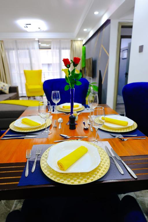 Posezení v ubytování Elite Luxury Apartments Kilimani - A 2 Bedroom Oasis of Serenity
