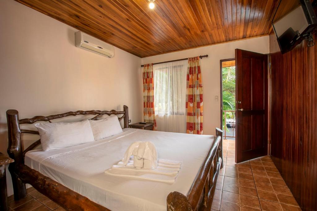Orquideas Boutique Hotel - Sala Familiar Con Balcón