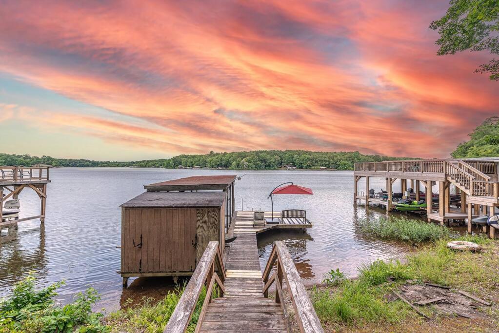 Lake Gaston Duo Kayaks and Dock Duplex 4000+ sq ft - Casa De Siete Dormitorios