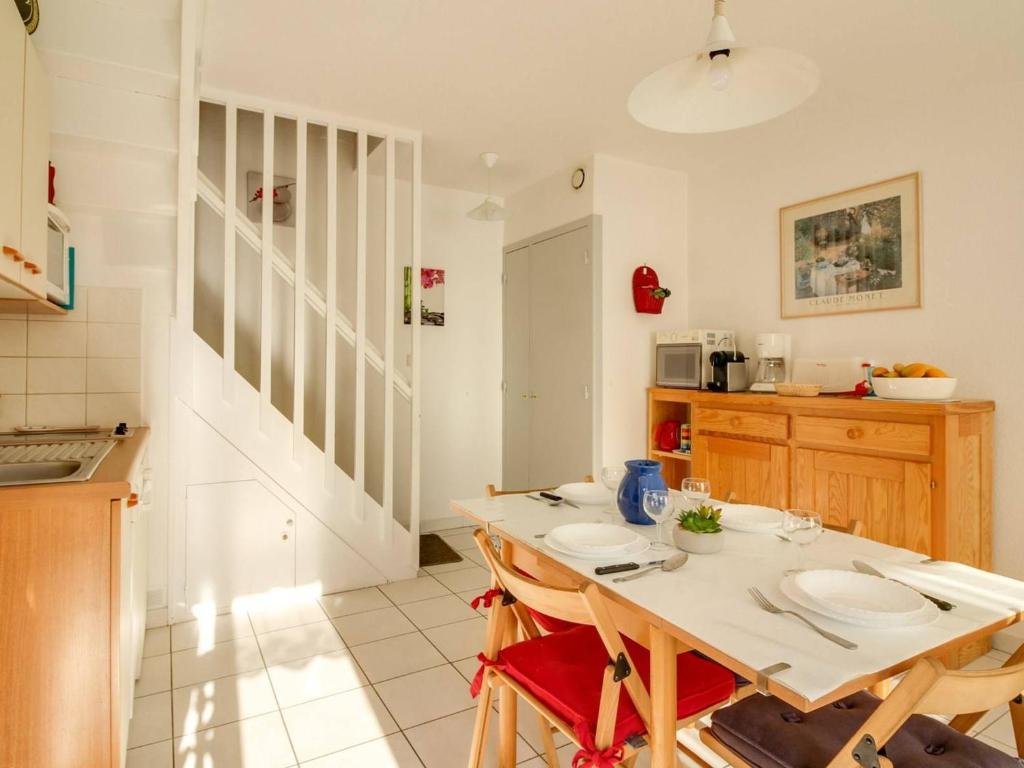 Duplex T2 pour 6 pers avec terrasse exposée sud, parking, proche stations de ski à Esquièze-Sère - FR-1-402-5 - Housity