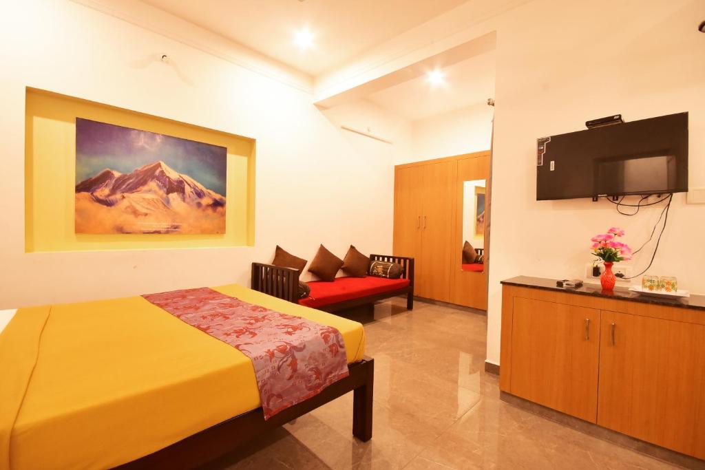 BHARATHI RESIDHOME - Deluxe Studio