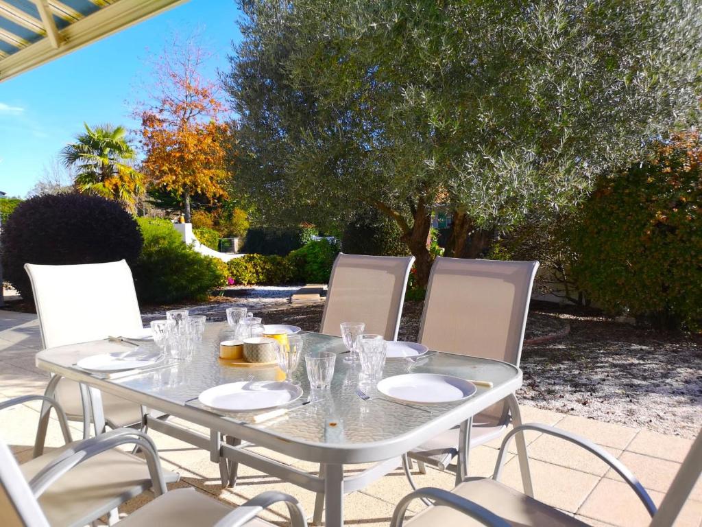 Les Oliviers - Maison 6-8 personnes - Housity