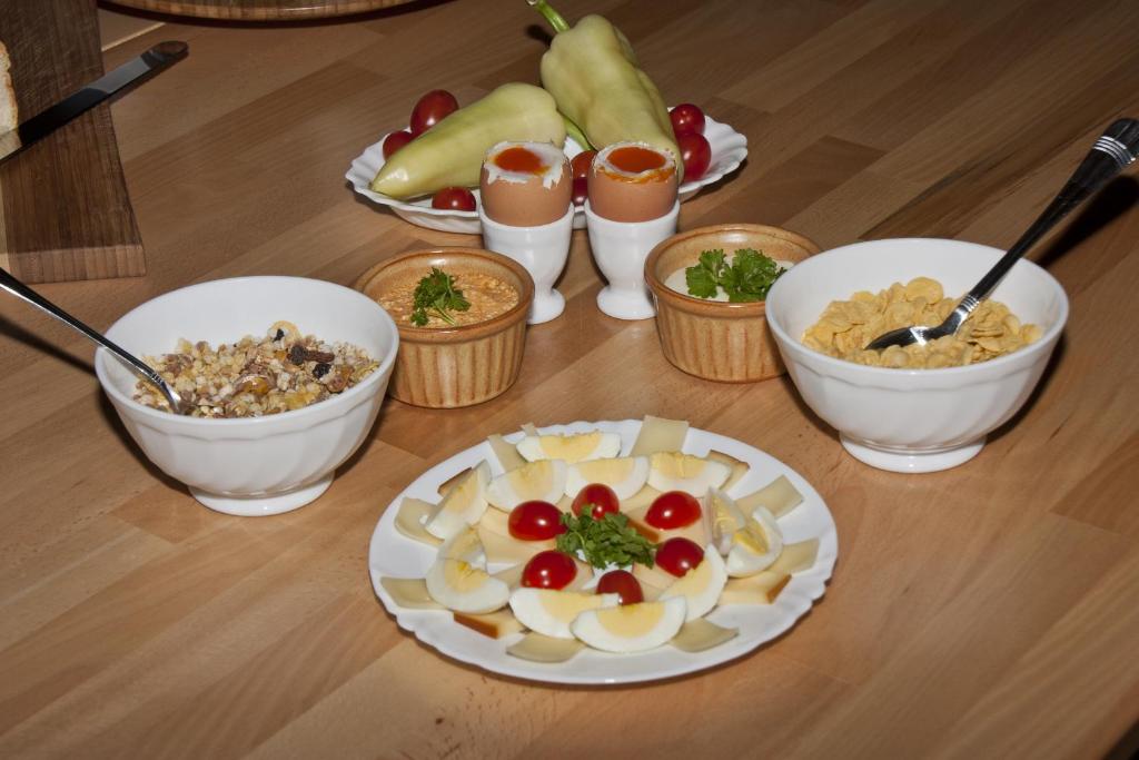 Jedlo v ubytovaní bed & breakfast alebo blízkom okolí