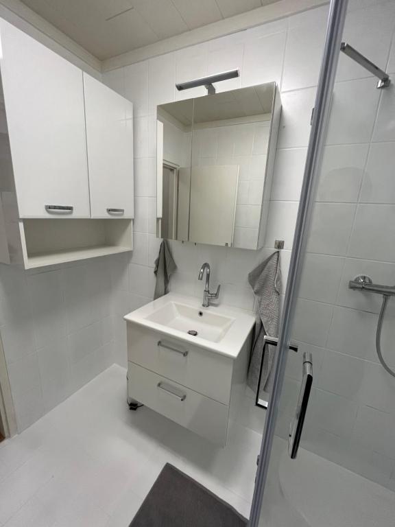 Kúpeľňa v ubytovaní Modernes 4er Apartment in Skilift-Nähe
