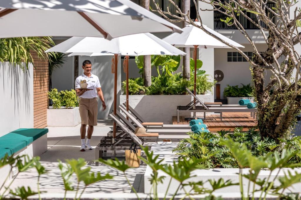 Hosté ubytování Outrigger Surin Beach Resort - SHA Extra Plus