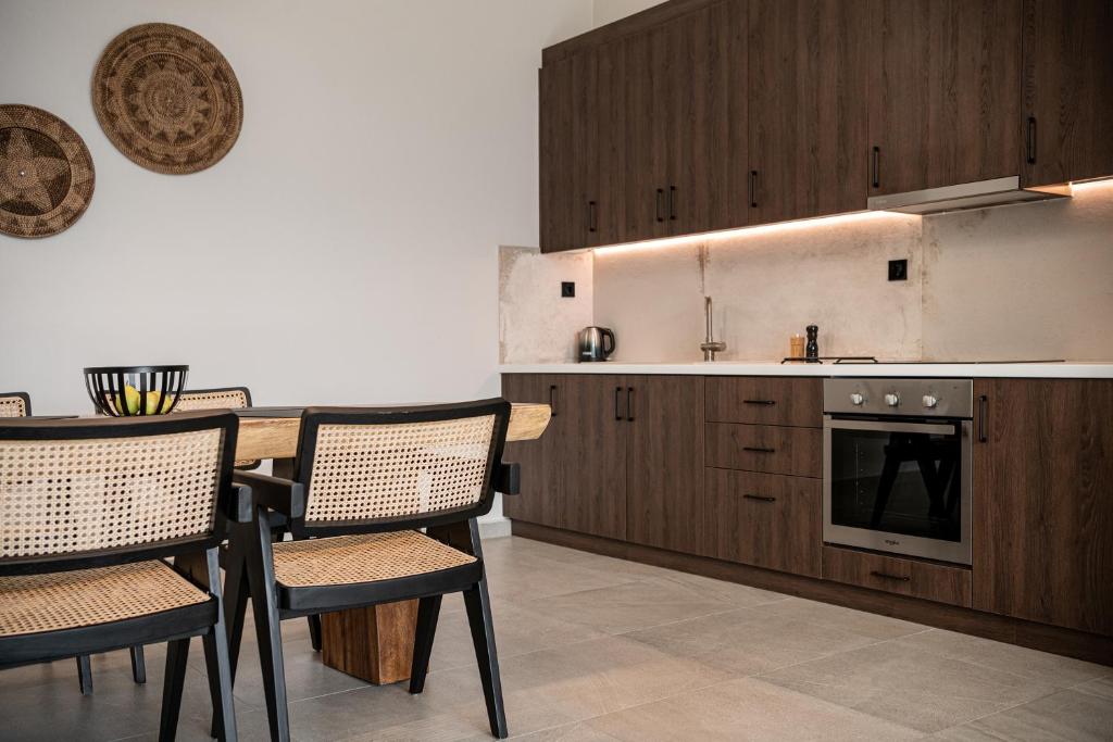 A kitchen or kitchenette at ZeusCave