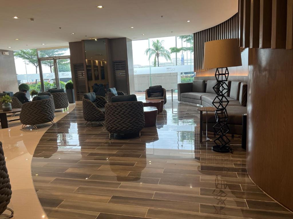 Lobbyn eller receptionsområdet på Yam Staycation Shore Residences