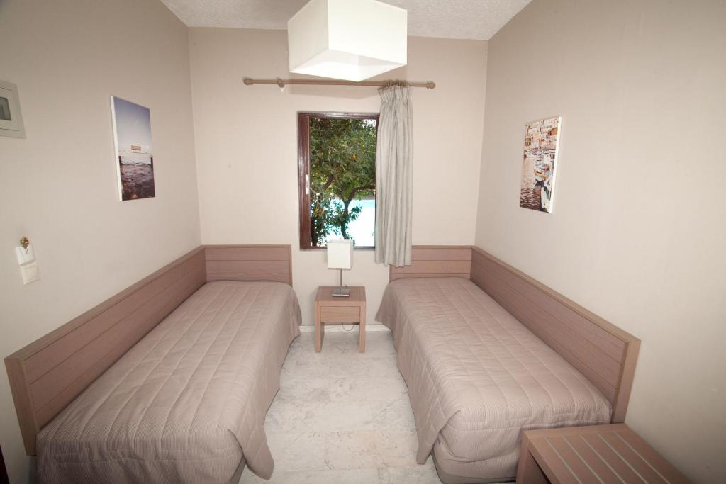 Posezení v ubytování Kalydna Island Hotel