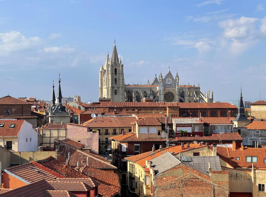 Nespecifikovaný výhled na destinaci León nebo výhled na město při pohledu z apartmánu