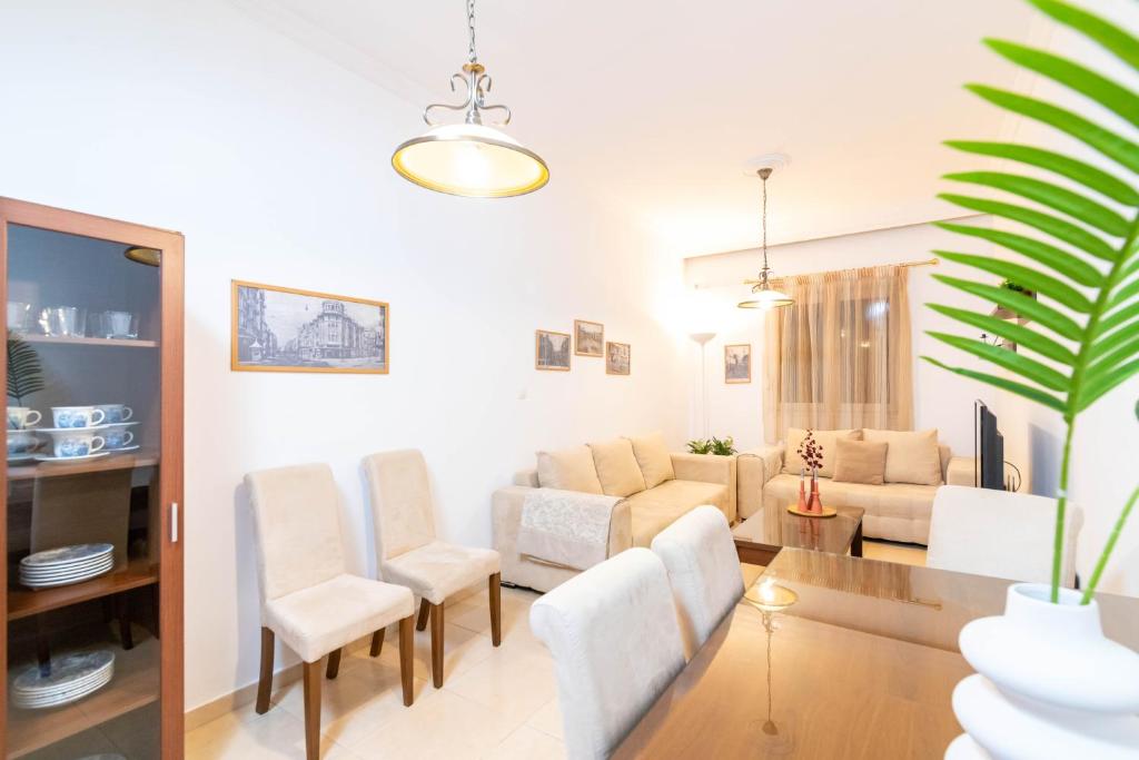 Posedenie v ubytovaní F & B Collection - 2 Bedroom Flat