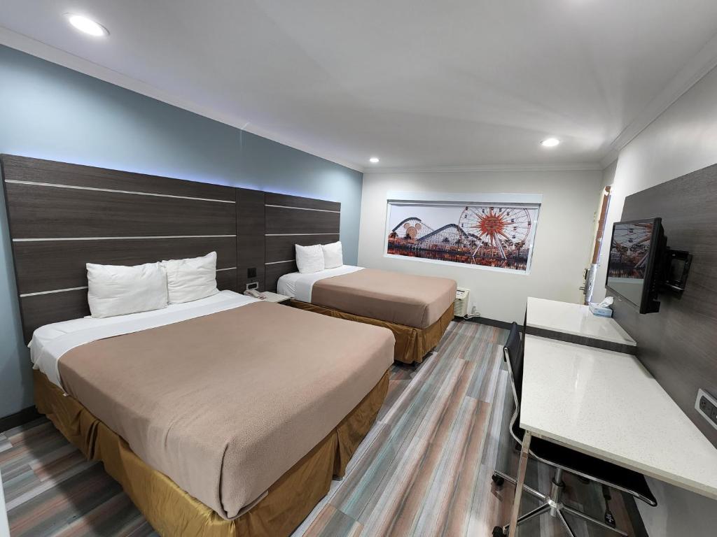 Travelodge Inn & Suites by Wyndham Fullerton - Habitación Con 2 Camas Grandes - No Fumadores