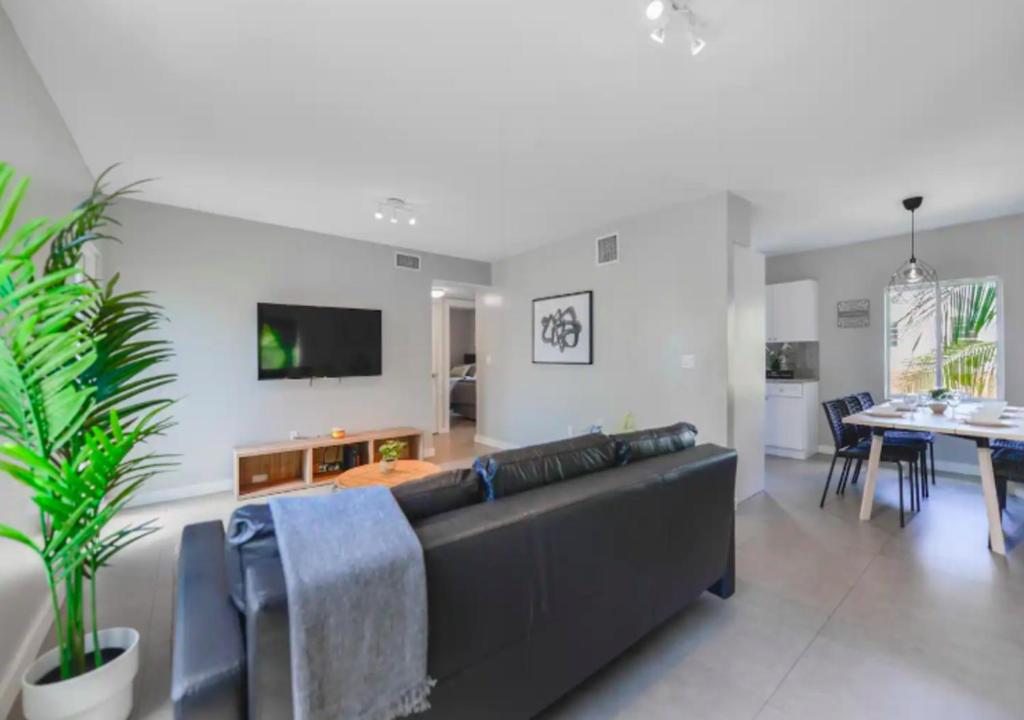 Lovely 3BD House In Miami