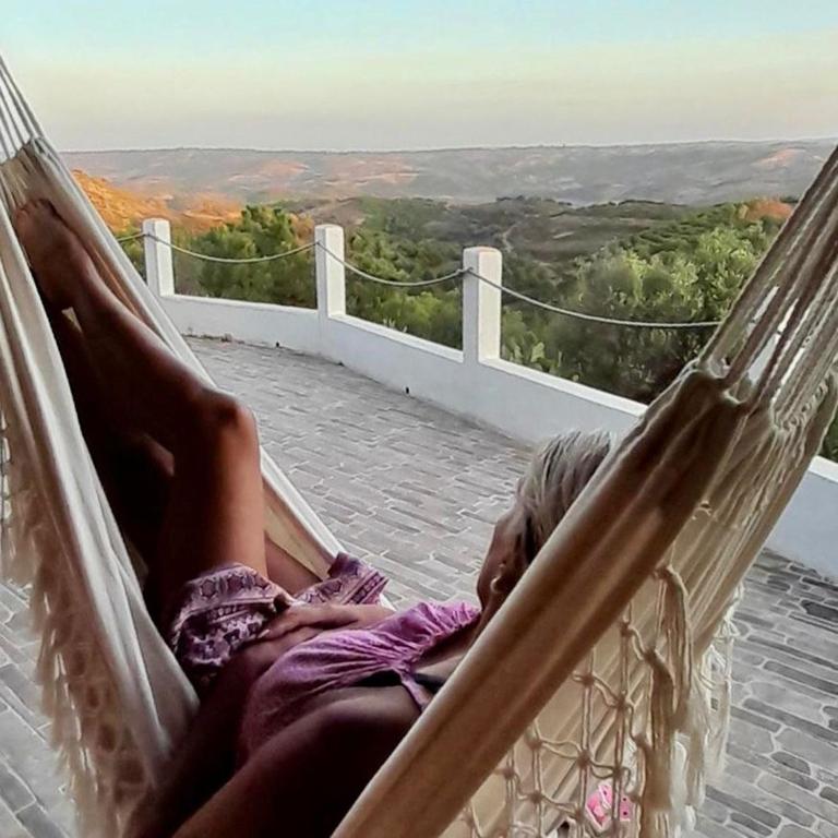Rõdu või terrass majutusasutuses Varandas do Vale Furnazinhas