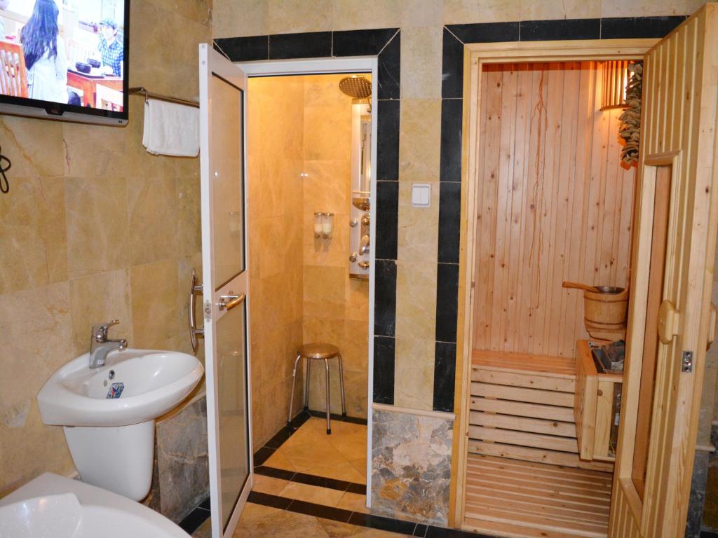 Koupelna v ubytování A25 Luxury Hotel