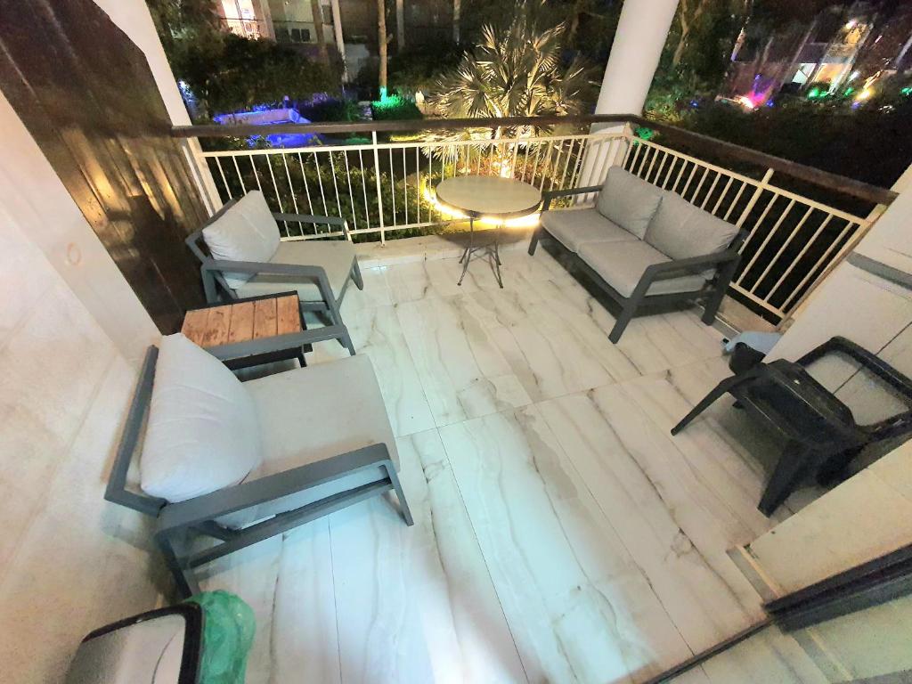 Posezení v ubytování Barak Royal Suites VIP 94 - חמש דקות מהים ומהטיילת