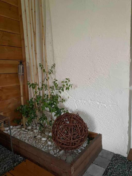 Fotografia z galérie ubytovania Maison avec piscine intérieure chauffée,sauna, et billard v destinácii Bretteville-sur-Ay