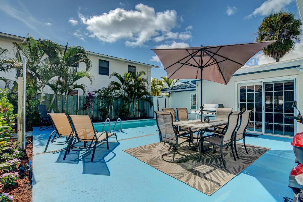 Palm Beach Blue Water Home, Lake Worth (updated prices 2024)