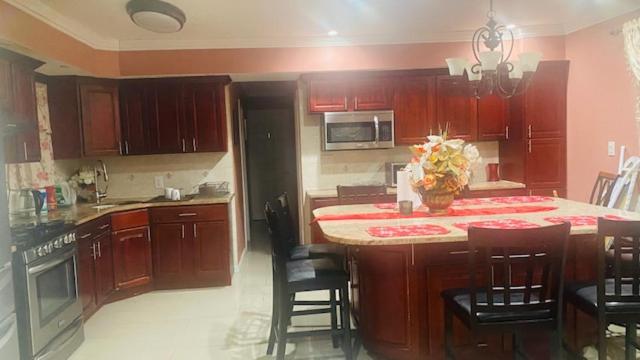Minutes from JFK, Beautiful home with peaceful, cosy, private room - Housity