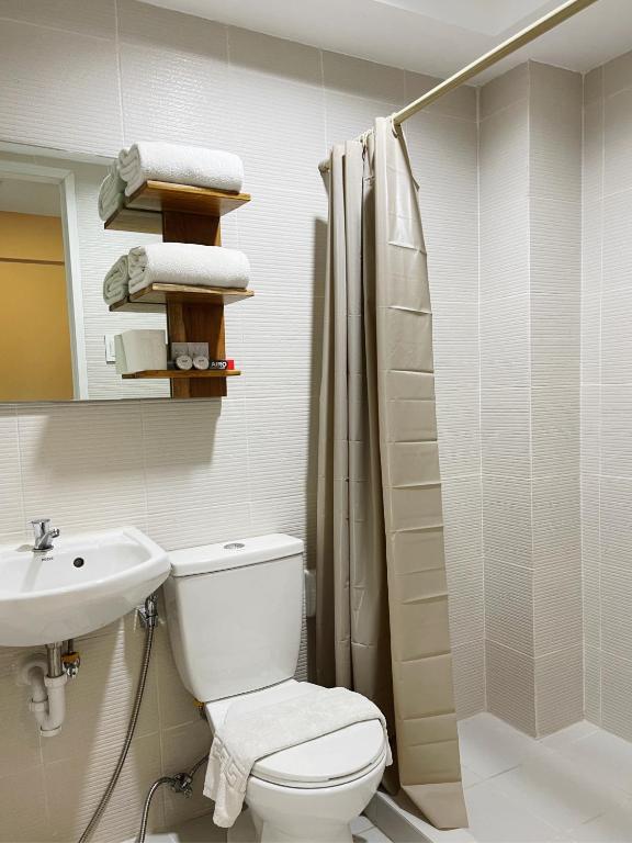 Koupelna v ubytování Airo Suites Makati