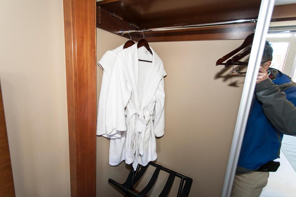 B&B Falcon Crest Lodge 1BR 1Pullout - Resim 13