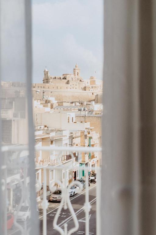 Townhouse17 Boutique Bed & Breakfast - 17