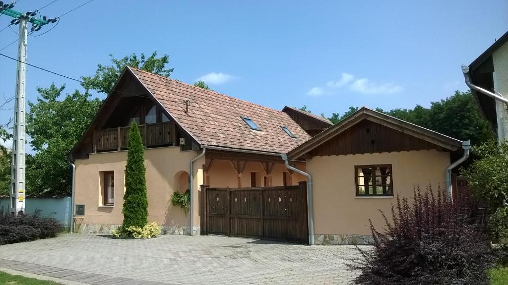Villa Giulia Vendégház 3351 Verpelét, 9 Keletifény út kép - 1