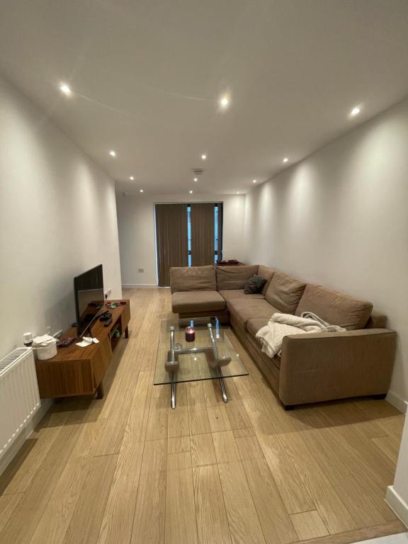 Area tempat duduk di Amazing apartment moments away from the heart of London