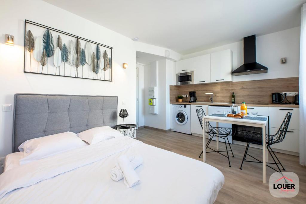 Dolmen 2 Confortable et Moderne Tours - Housity