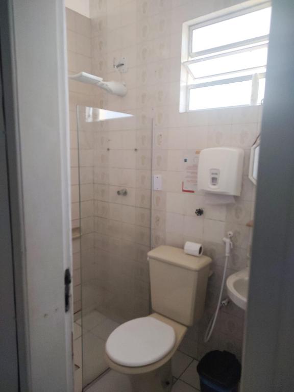 Koupelna v ubytování Maré Hostel Itapuã