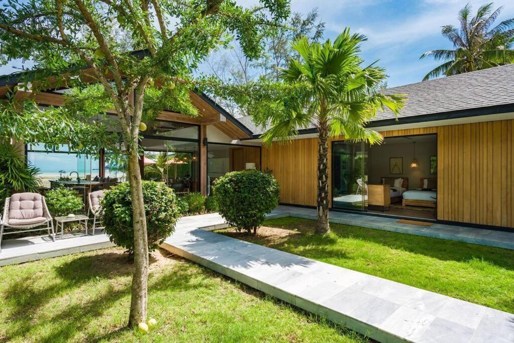 Imagen de la galería de 【塔莱】全新5卧沙滩别墅 无边泳池, en Koh Samui 