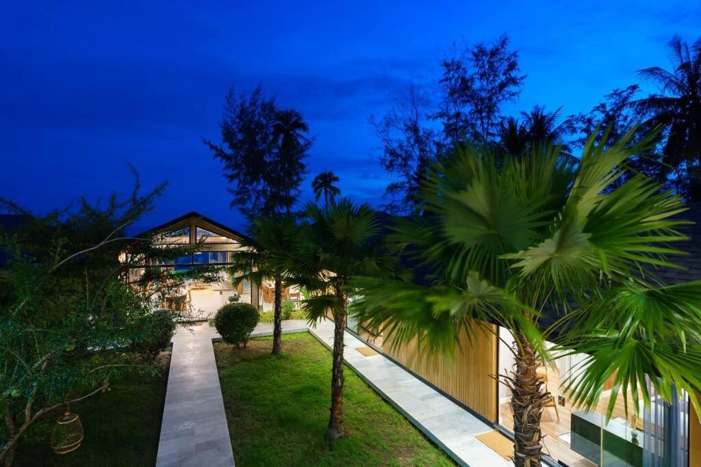 Imagen de la galería de 【塔莱】全新5卧沙滩别墅 无边泳池, en Koh Samui 