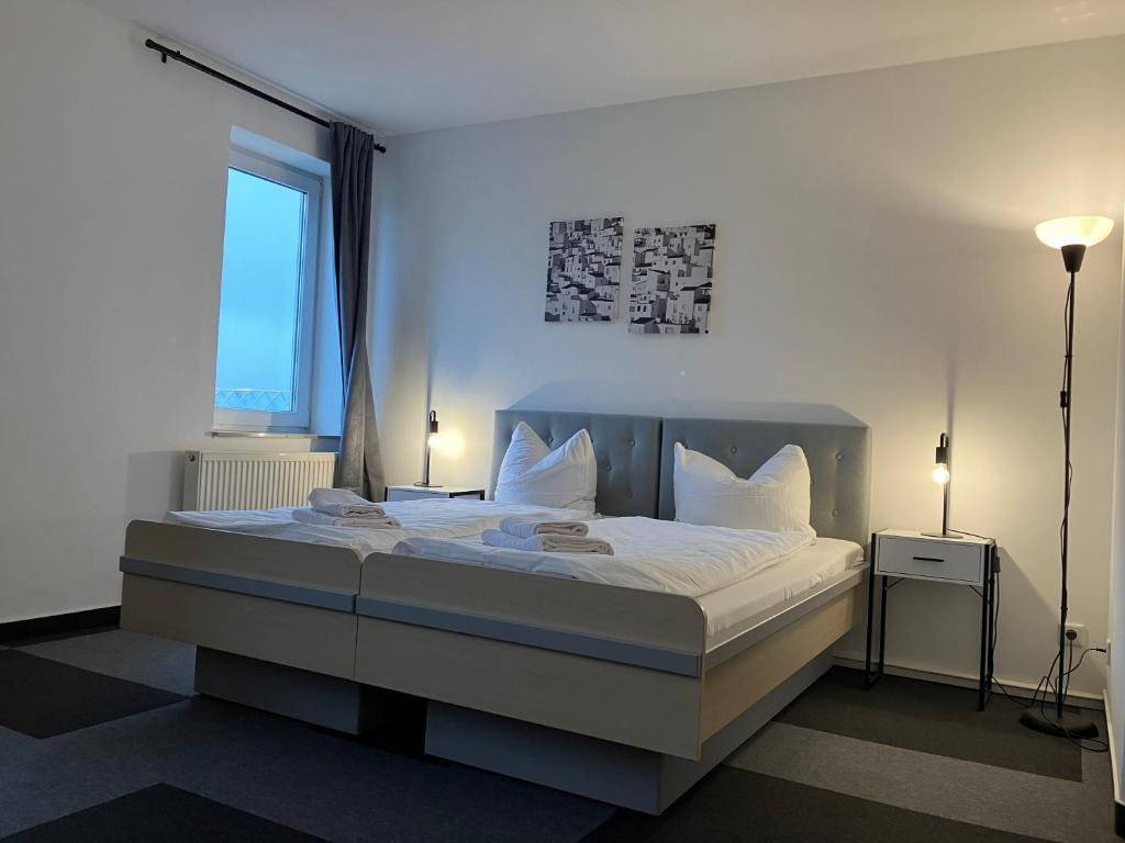 Postel nebo postele na pokoji v ubytování Room-24 - Zellwald