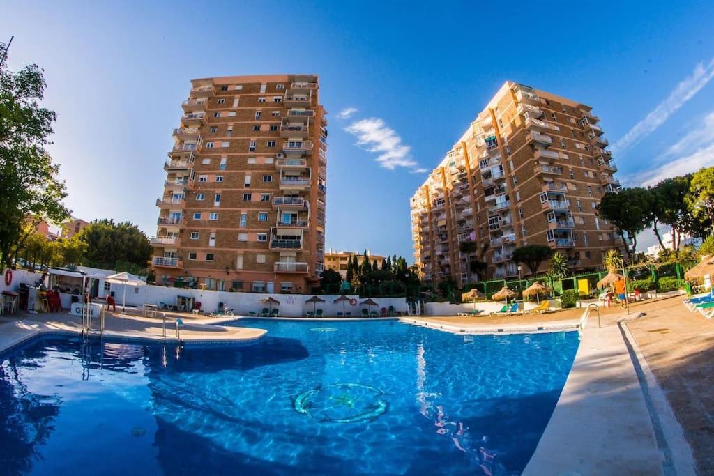 Bazén v ubytování Studio Acuario Benalmadena nebo v jeho okolí