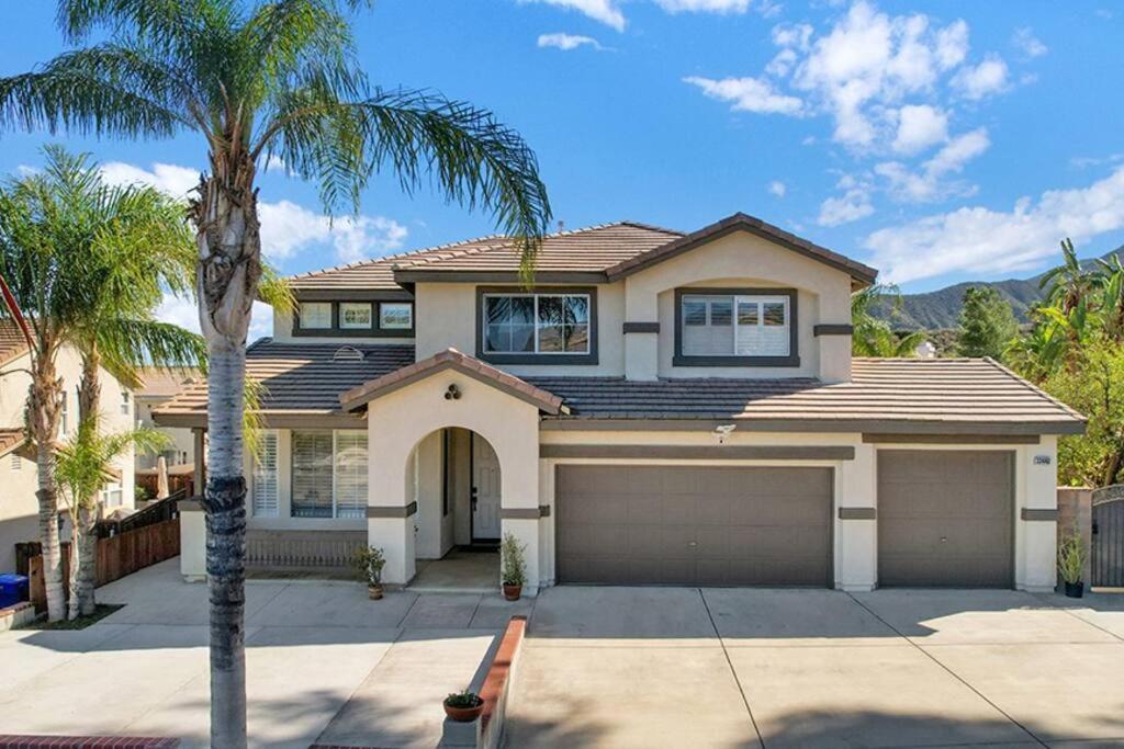 PoolBBQViewBalconyFireplaceKingGarageWD, Lake Elsinore (updated